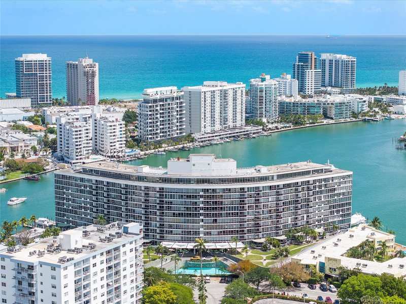 1 bedroom Condominium at 900 Bay Dr 1012, King Cole Condo, Miami Beach — photo 1