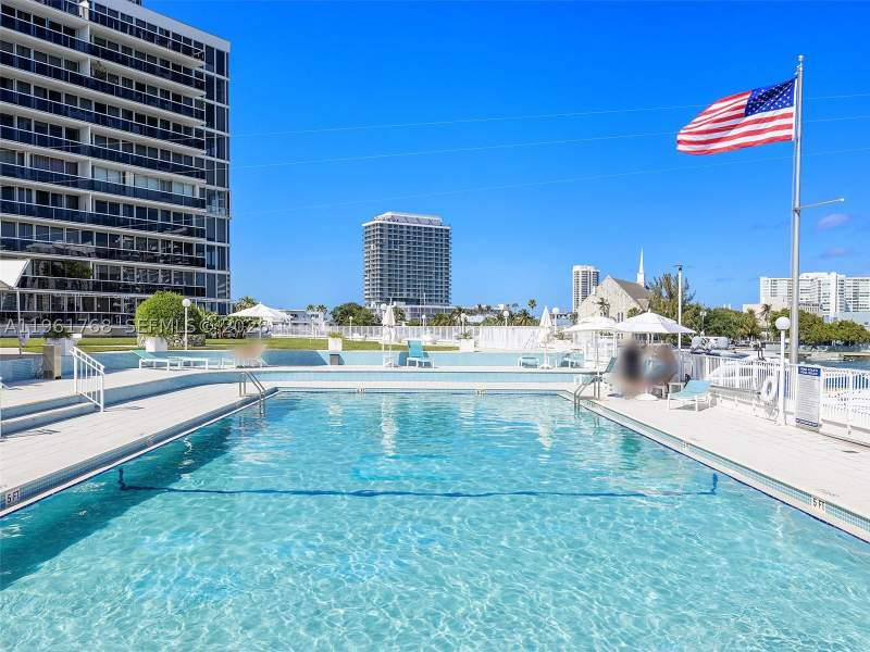 1 bedroom Condominium at 900 Bay Dr 1012, King Cole Condo, Miami Beach — photo 3