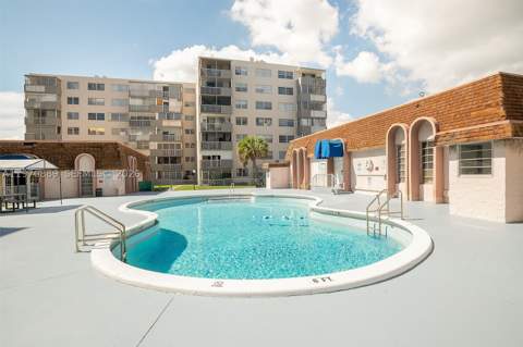 16450 Miami Dr 503, North Miami Beach FL - photo 21 of 31
