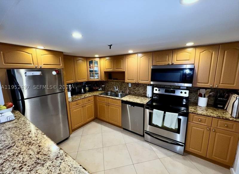 2 bedroom Condominium at 2401 Collins Ave 509, The Riviera Condo, Miami Beach — photo 5