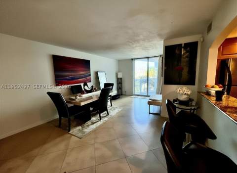 2401 Collins Ave 509, Miami Beach FL - photo 6 of 23