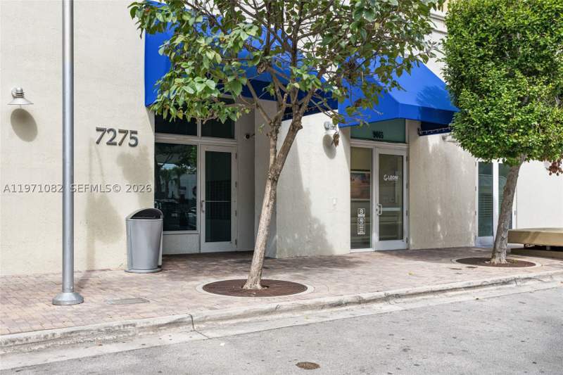 2 bedroom Condominium at 7275 SW 90th Way 404, Downtown Dadeland Condo N, Miami — photo 2