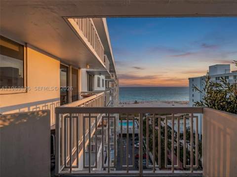 401 Ocean Dr 1007, Miami Beach FL - photo 7 of 33