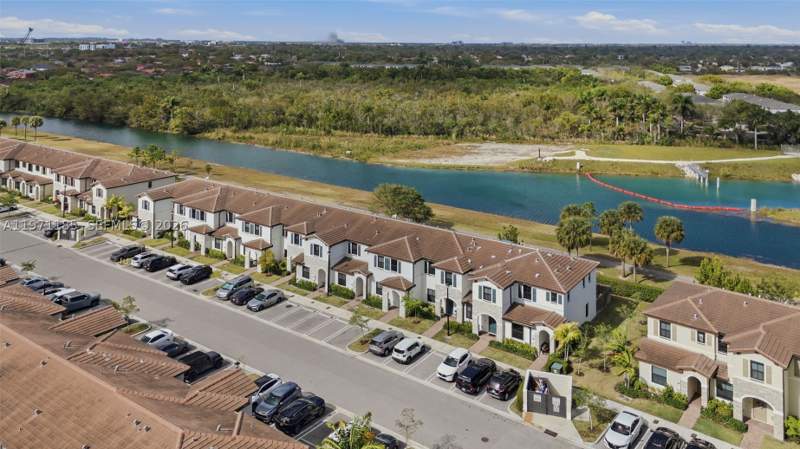 3 bedroom Townhouse at 10009 SW 228th Ter ., Enclave South Phase 2, Miami — photo 4