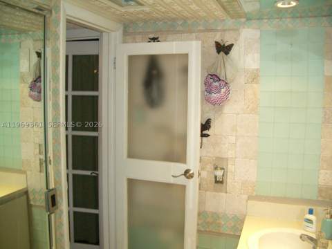 10900 SW 104th St 324, Miami FL - photo 10 of 39