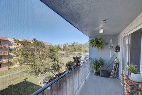 399 NW 72nd Ave 320, Miami FL - photo 19 of 21