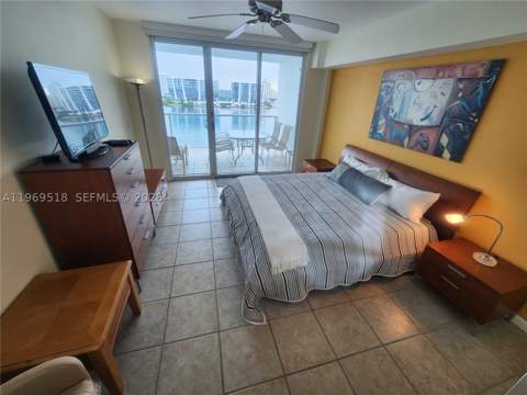 18100 N Bay Rd Ph7, Sunny Isles Beach FL - photo 13 of 28