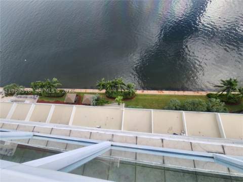 18100 N Bay Rd Ph7, Sunny Isles Beach FL - photo 19 of 28