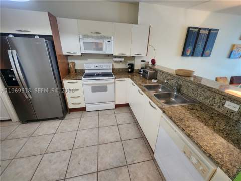 18100 N Bay Rd Ph7, Sunny Isles Beach FL - photo 8 of 28