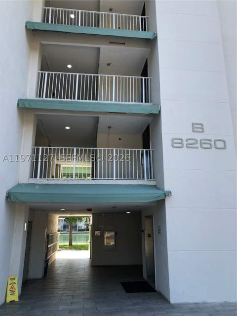 8260 SW 210th St 210, Cutler Bay FL - photo 19 of 23