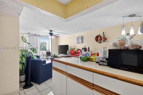 9678 Fontainebleau Blvd 411, Miami FL - photo 15 of 33