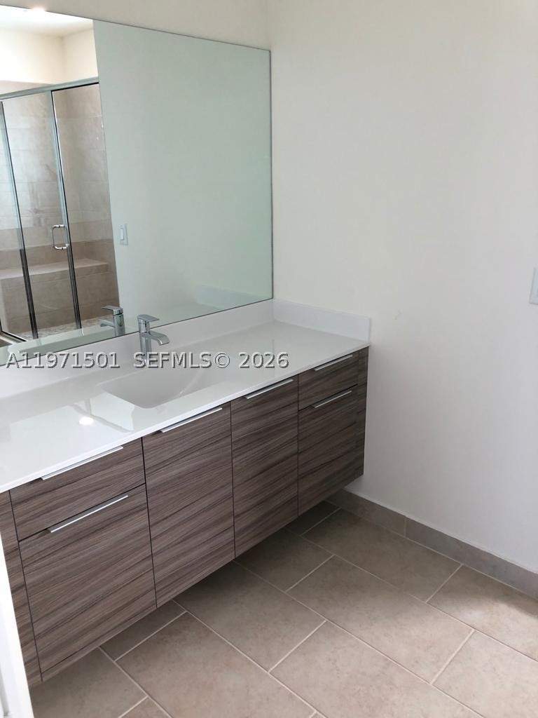 4 bedroom SingleFamilyResidence at 16045 NW 87th Ct, Dunnwoody Lake, Miami Lakes — photo 3