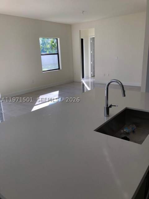 16045 NW 87th Ct, Miami Lakes FL - photo 7 of 12