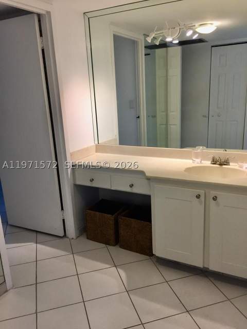 100 Bayview Dr 516, Sunny Isles Beach FL - photo 12 of 43