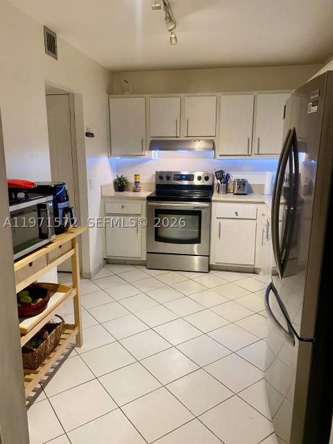 100 Bayview Dr 516, Sunny Isles Beach FL - photo 13 of 43