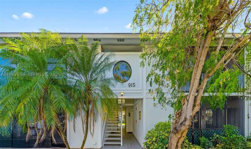 1 bedroom Condominium at 915 NE 199th St 206-15, Carmel At California Cl C, Miami — photo 1