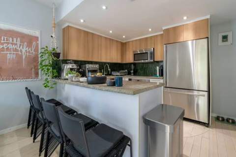 1061 Michigan Ave 4, Miami Beach FL - photo 11 of 22
