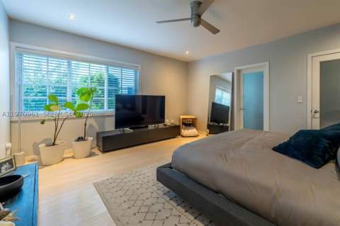1061 Michigan Ave 4, Miami Beach FL - photo 19 of 22