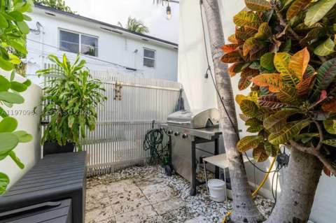 1061 Michigan Ave 4, Miami Beach FL - photo 22 of 22