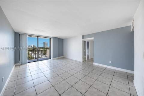 2350 NE 135th St 811, North Miami FL - photo 13 of 51