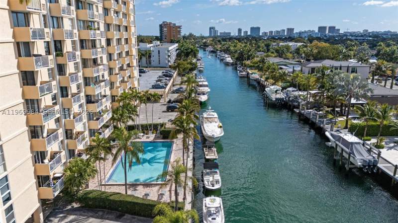 2 bedroom Condominium at 2350 NE 135th St 811, Vecino Del Mar Condo, North Miami — photo 2