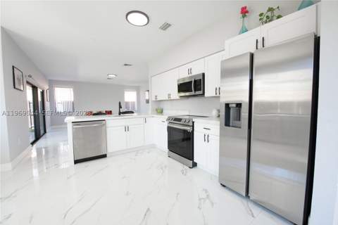 972 NE 36th Ave, Homestead FL - photo 9 of 42