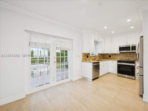6891 SW 26th Ter, Miami FL - photo 6 of 32