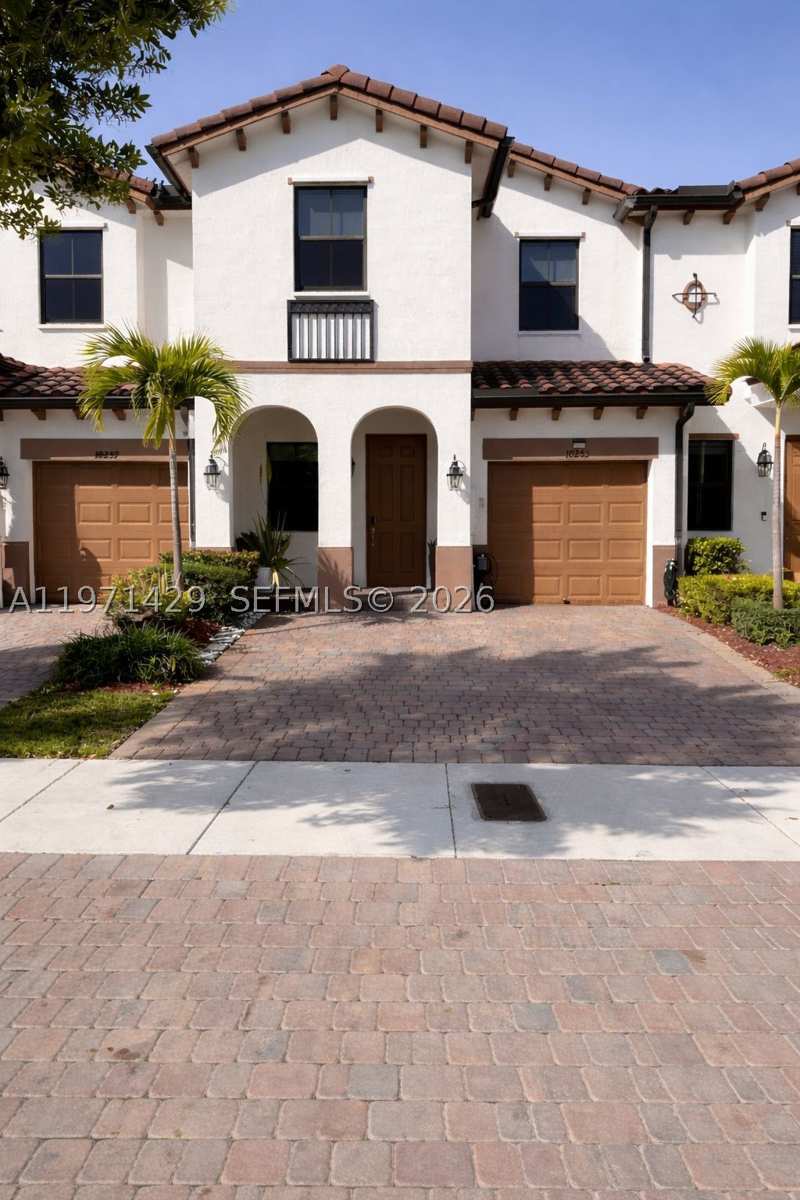 3 bedroom SingleFamilyResidence at 10255 NW 89th Ter, Grand Bay North, Doral — photo 1