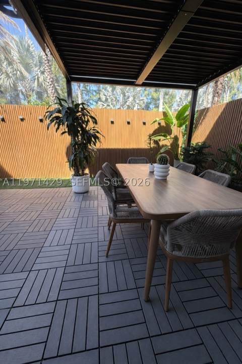 10255 NW 89th Ter, Doral FL - photo 12 of 32