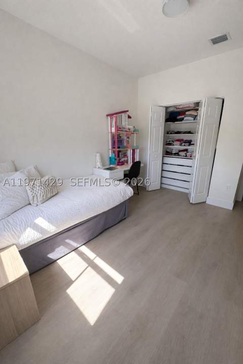 10255 NW 89th Ter, Doral FL - photo 16 of 32