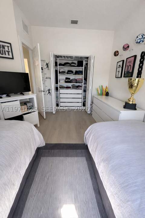 10255 NW 89th Ter, Doral FL - photo 18 of 32