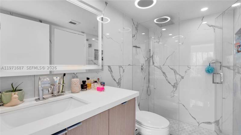 2 bedroom Condominium at 7601 E Treasure Dr 1011, The Grandview Palace Cond, North Bay Village — photo 5
