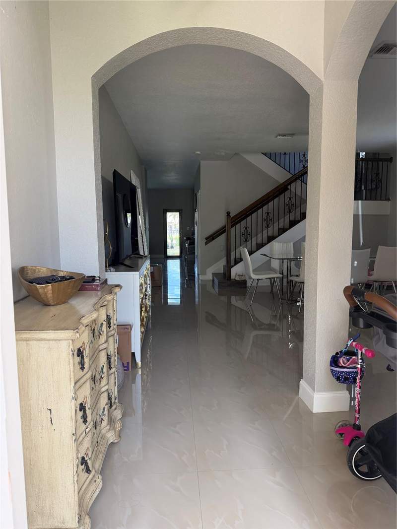 4 bedroom SingleFamilyResidence at 11333 SW 243rd Terrace, Silver Palm East Sec One, Homestead — photo 2