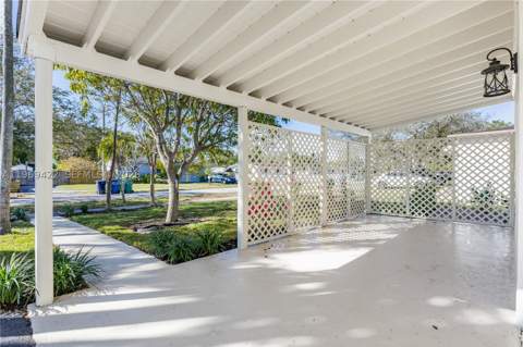 9241 Marine Dr, Cutler Bay FL - photo 6 of 39