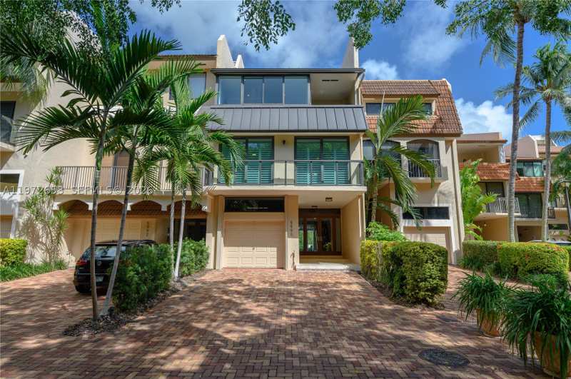 4 bedroom Townhouse at 5990 Paradise Point Dr, Royal Harbour Yacht Club, Palmetto Bay — photo 1