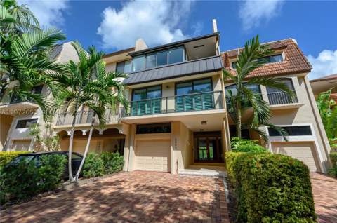 5990 Paradise Point Dr, Palmetto Bay FL - photo 6 of 83