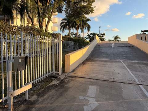 2350 NE 135th St 503, North Miami FL - photo 18 of 27