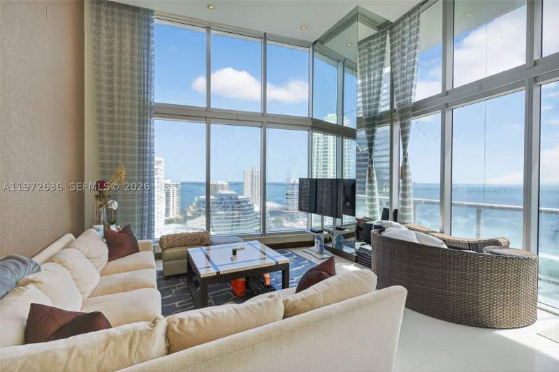 3 bedroom Condominium at 495 Brickell avenue 2201, Icon Brickell No Two, Miami — photo 3