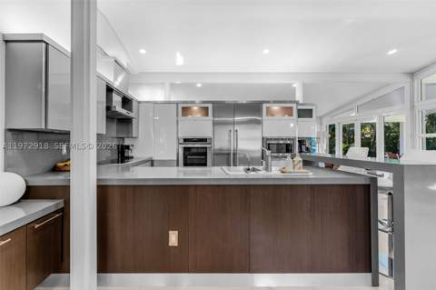 12950 SW 67th Ave, Pinecrest FL - photo 13 of 43