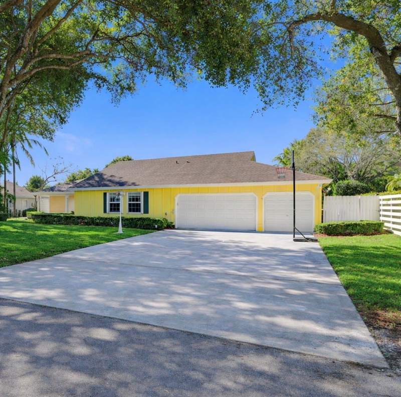 6 bedroom SingleFamilyResidence at 14930 SW 145th Street, Country Walk Sec 03, Miami — photo 2