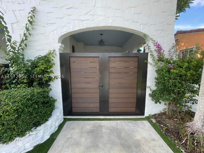3 bedroom SingleFamilyResidence at 5648 SW 5th Ter, Tamiami Highlands, Miami — photo 3