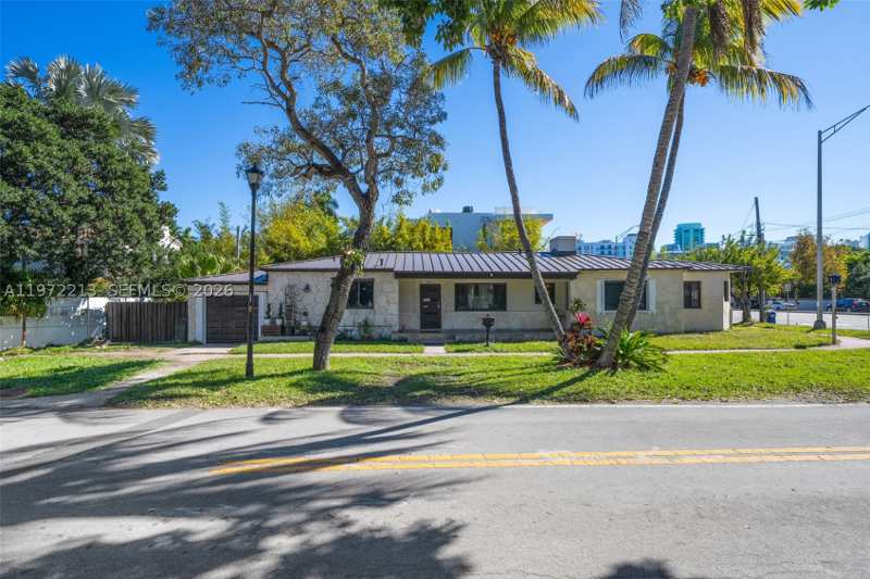 3 bedroom SingleFamilyResidence at 6311 La Gorce Dr, Beach View Addn, Miami Beach — photo 1