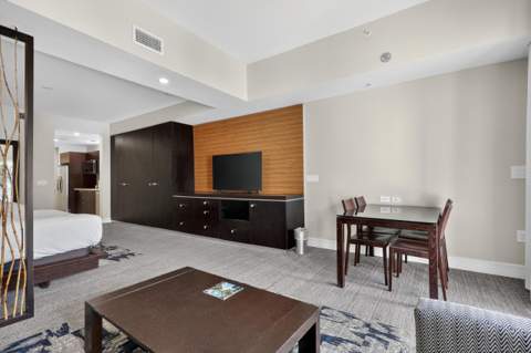 5300 NW 87th Avenue 1215, Doral FL - photo 10 of 28