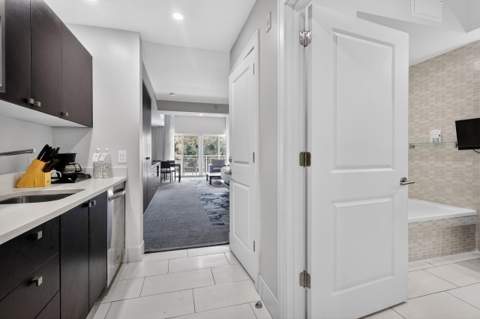 5300 NW 87th Avenue 1215, Doral FL - photo 15 of 28
