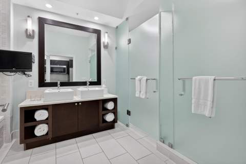 5300 NW 87th Avenue 1215, Doral FL - photo 16 of 28