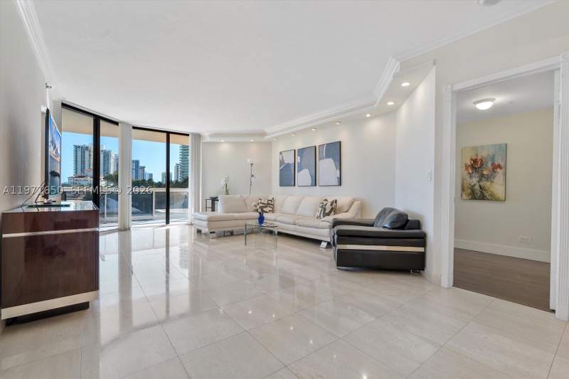2 bedroom Condominium at 20191 E Country Club Dr 510, Terraces North Turnberry, Aventura — photo 4