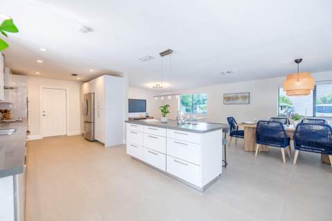 16670 SW 90th Avenue, Palmetto Bay FL - photo 10 of 35