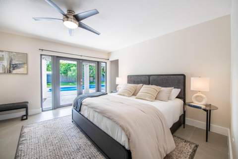 16670 SW 90th Avenue, Palmetto Bay FL - photo 11 of 35