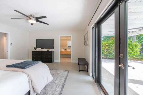 16670 SW 90th Avenue, Palmetto Bay FL - photo 13 of 35