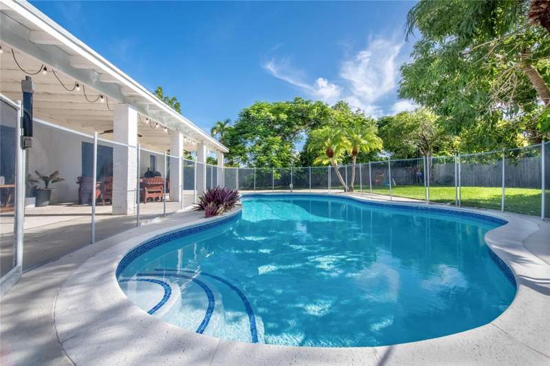 4 bedroom SingleFamilyResidence at 16670 SW 90th Avenue, Cal Neg Homes, Palmetto Bay — photo 2